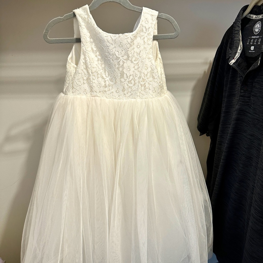 David’s Bridal size 4 flower girl dress lace top & tulle bottom button back